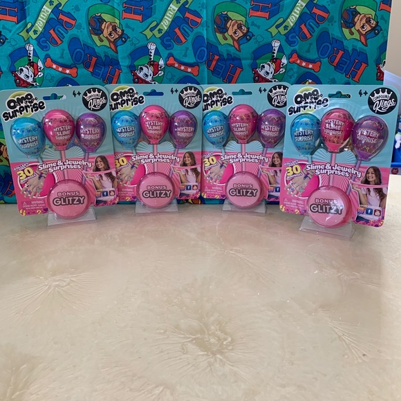 Slime and jewelry Surprises - Picture 1 of 1